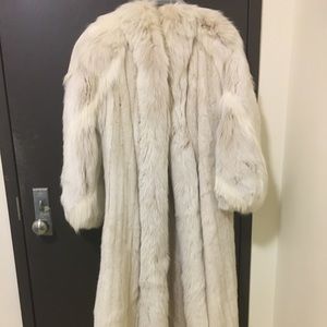 FULL LENGTH SNOW TOP TUXEDO MINK FOX TRIMMED COAT